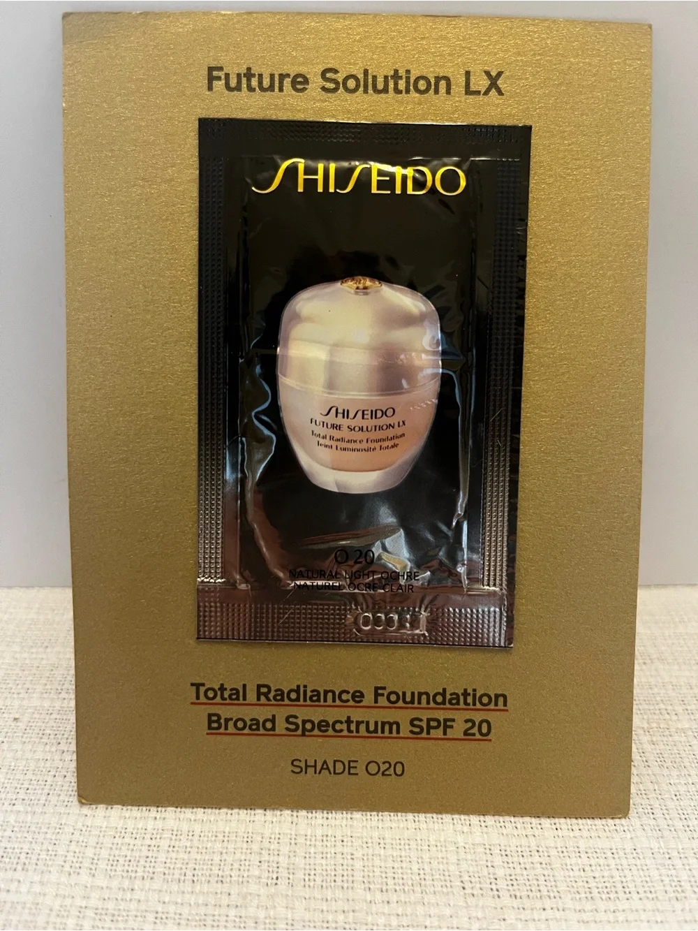 Shiseido Future solution Radiance Foundation SPF 20 - Shade O20 (4 samples).NWT